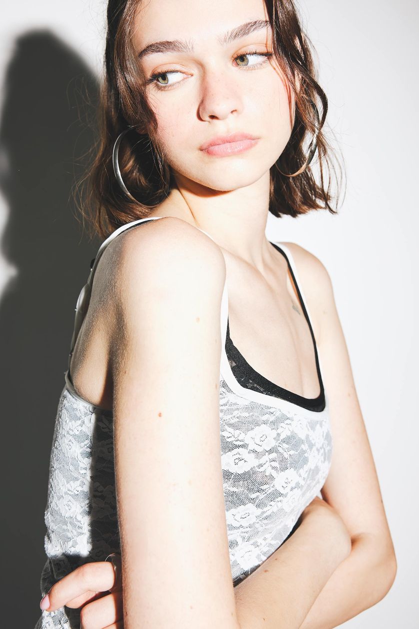 Woman White Slim Fit Lace Tank Top