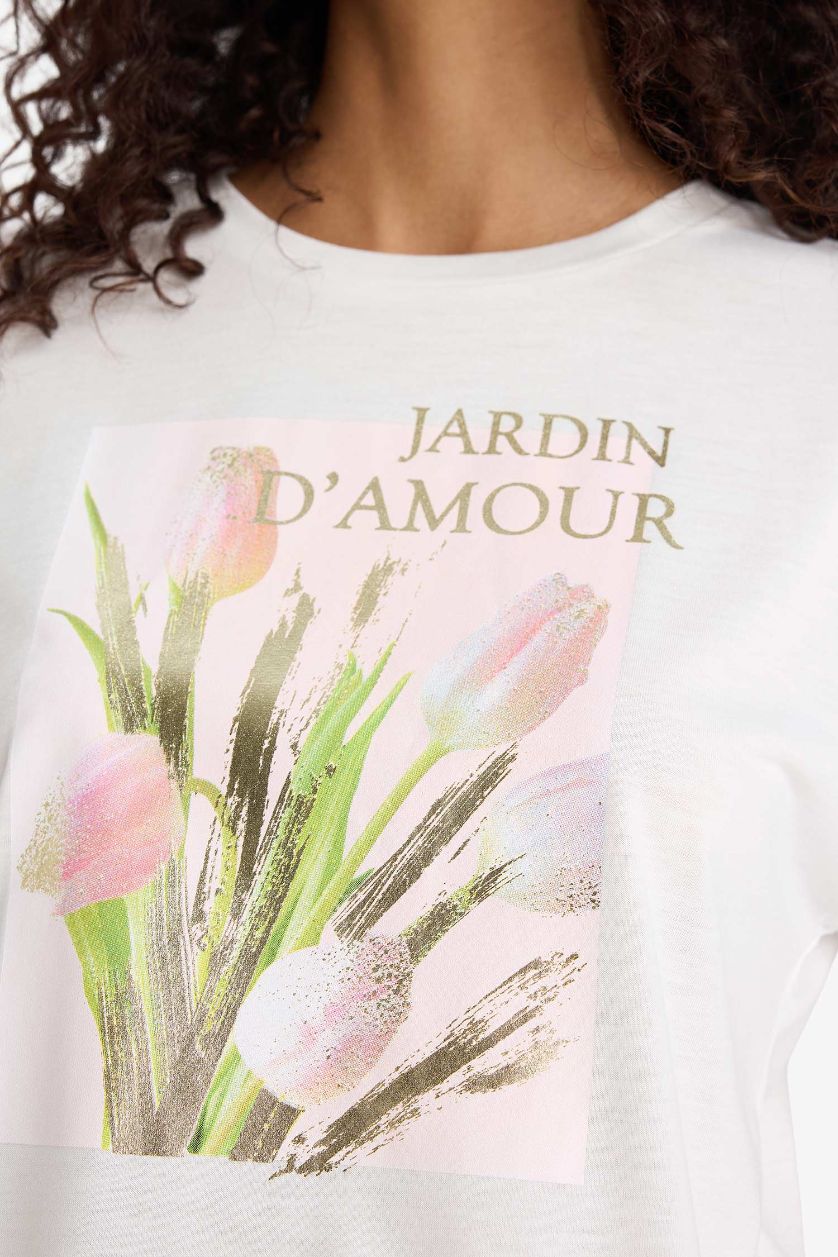 حريمي بيج فاتح تيشيرت نص كم فلورال برقبة مستديرة