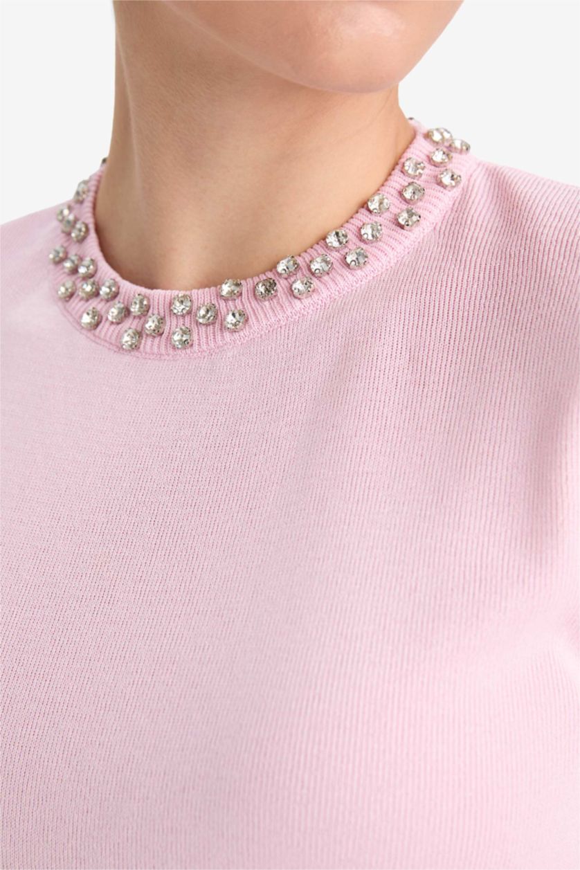 حريمي زهري فاتح بلوفر تريكو مطرز كريب نص كم قصة عادية