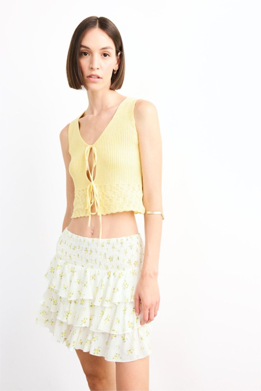 Kadın Açık Sarı Beli Lastikli Çiçek Desenli Volanlı Mini Etek