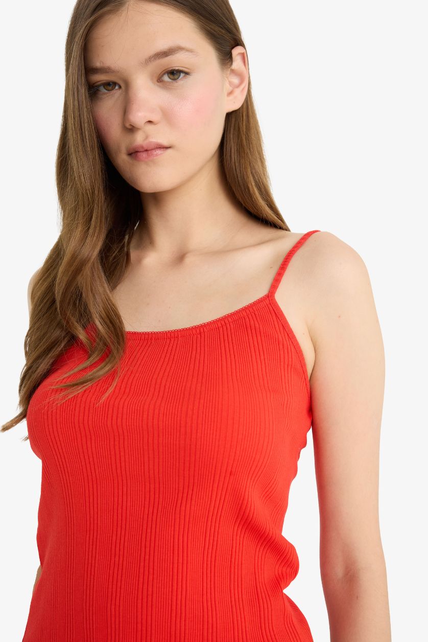 حريمي مرجاني تانك توب احمر مضلع سليم فيت بياقة U