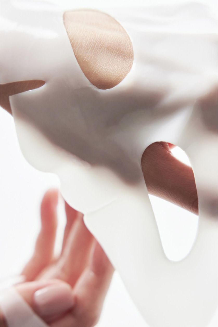 Woman Red Biodance Bio Collagen Real Deep Mask Set – Deep Collagen Repair & Moisturizing Mask 34gr