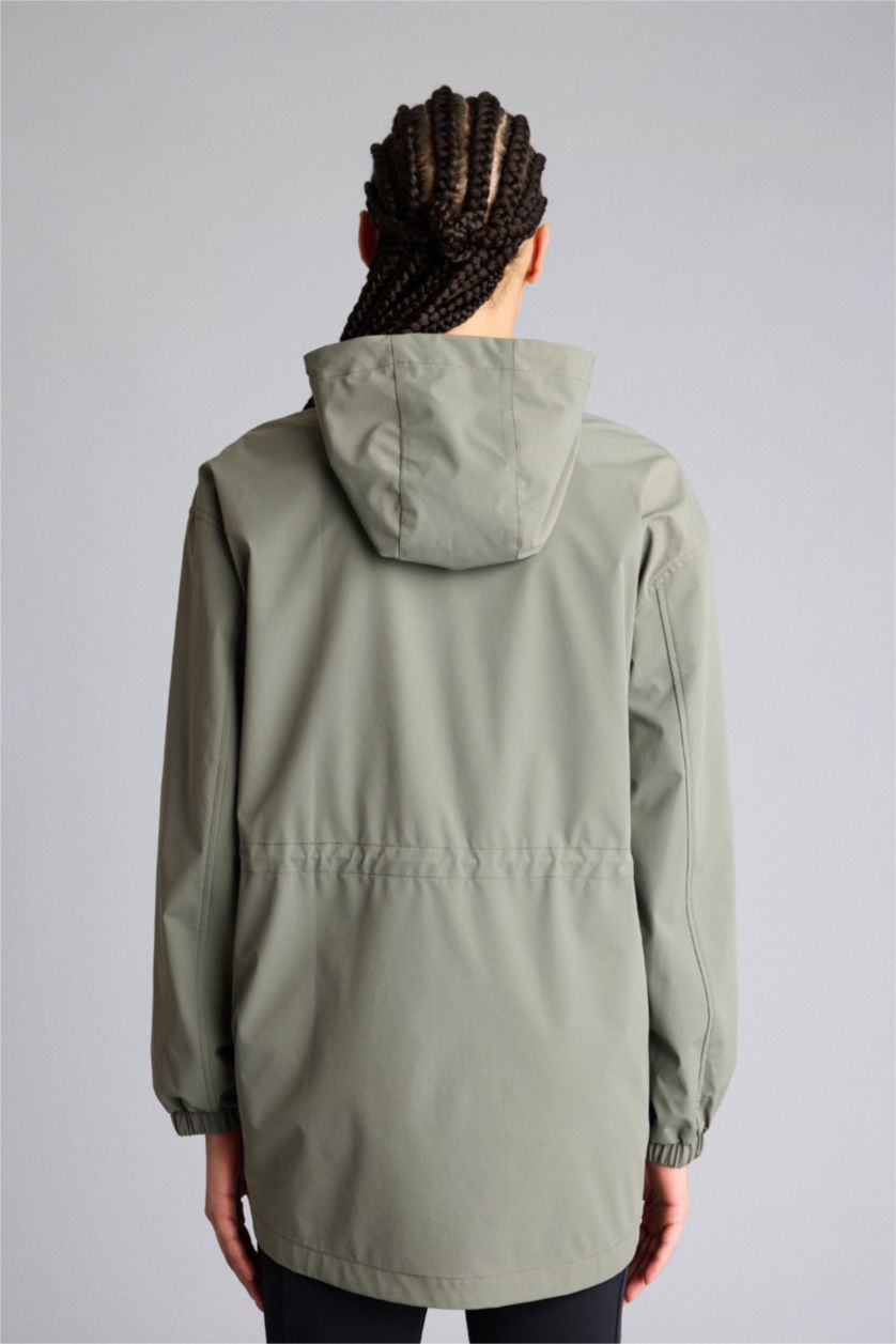 حريمي كاكي جاكيت مطر وتر بروف قصة عادية بكابيشون