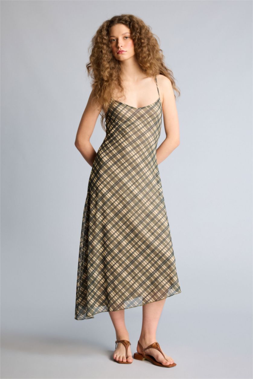 Kadın Açık Haki V Yaka Kareli Tül Askılı Midi Elbise