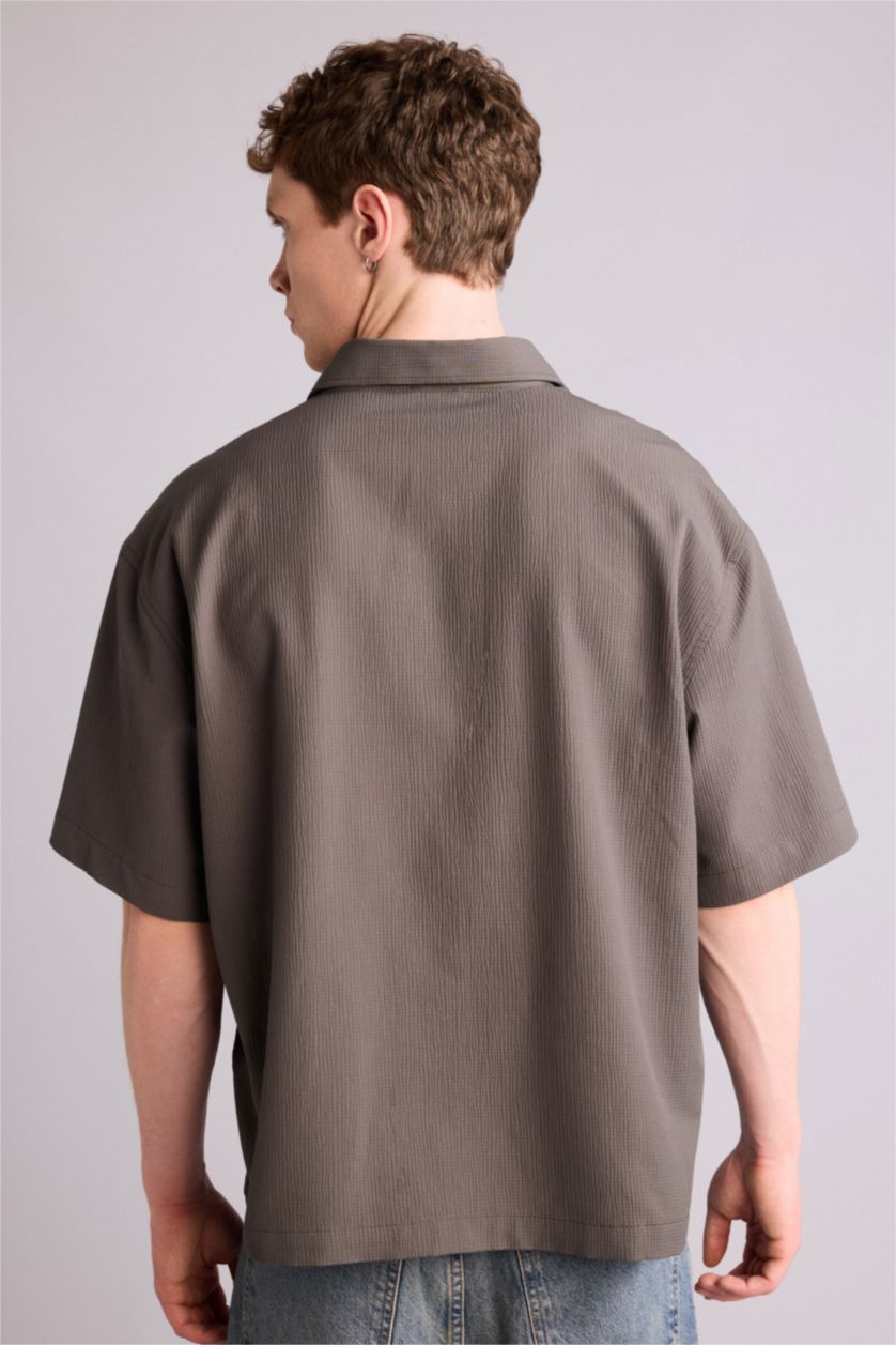 Erkek Koyu Haki Boxy Fıt Gömlek Yaka Krinkıl Kısa Kollu Gömlek