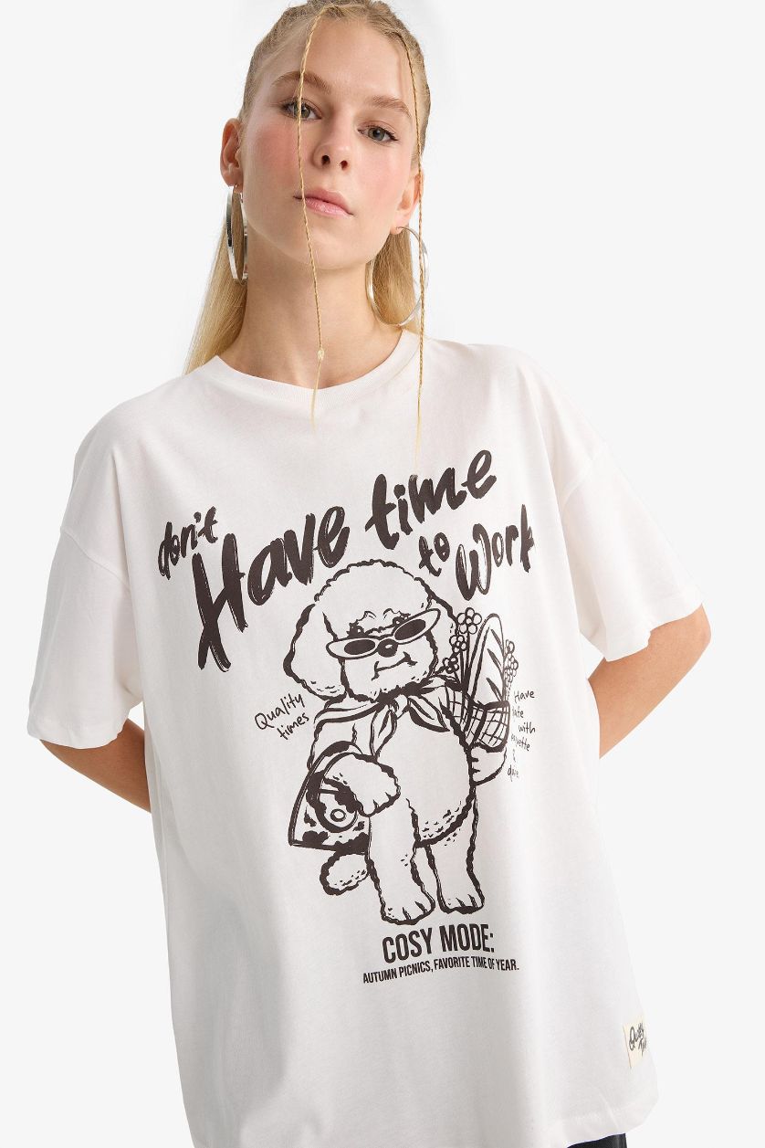 Kadın Kırık Beyaz %100 Pamuk Oversıze Baskılı Tişört