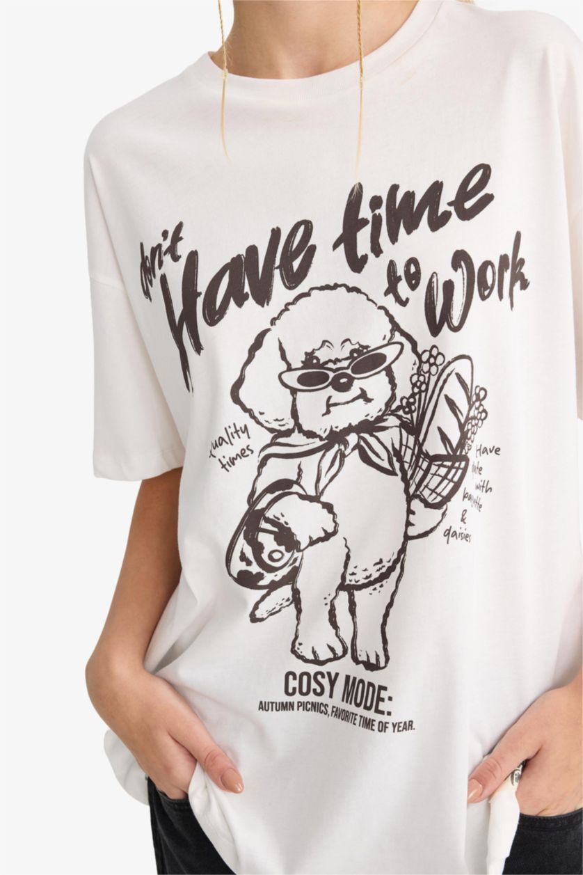 Kadın Kırık Beyaz %100 Pamuk Oversıze Baskılı Tişört