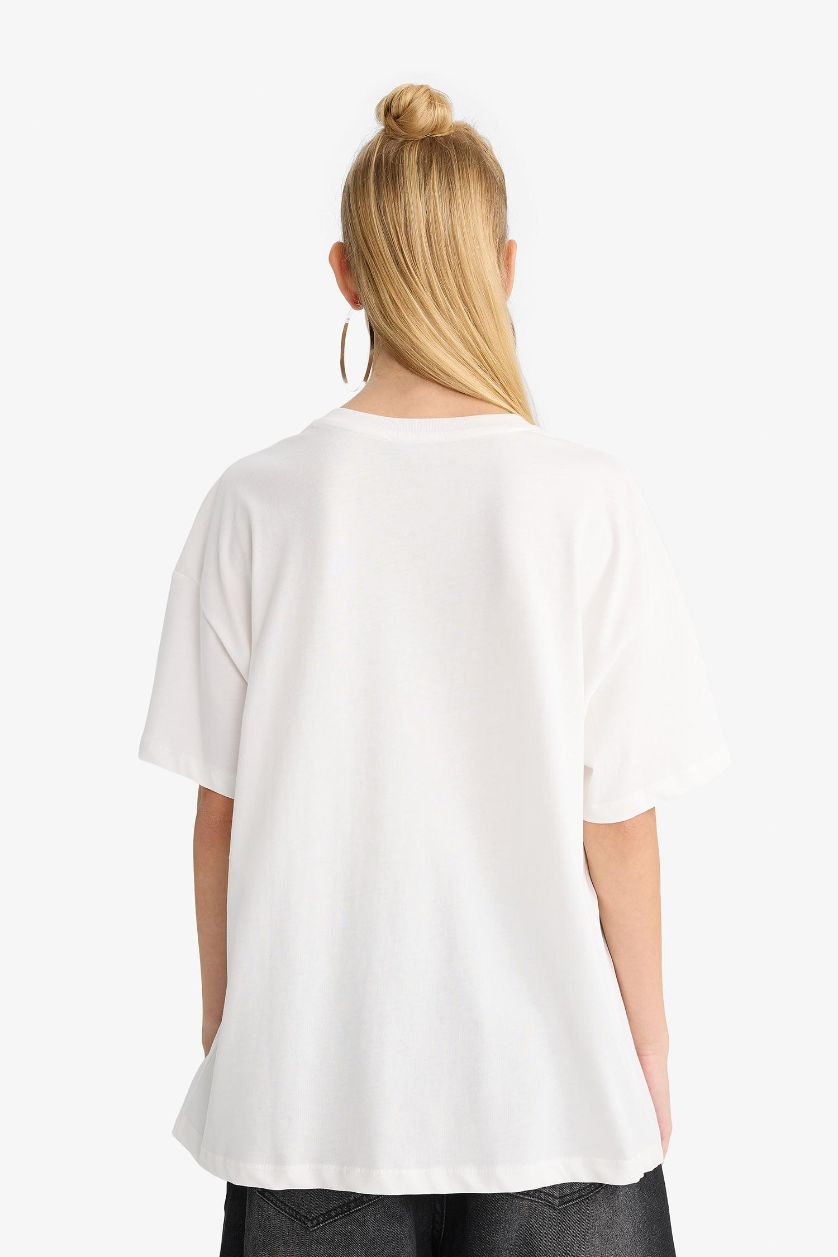 Kadın Kırık Beyaz %100 Pamuk Oversıze Baskılı Tişört