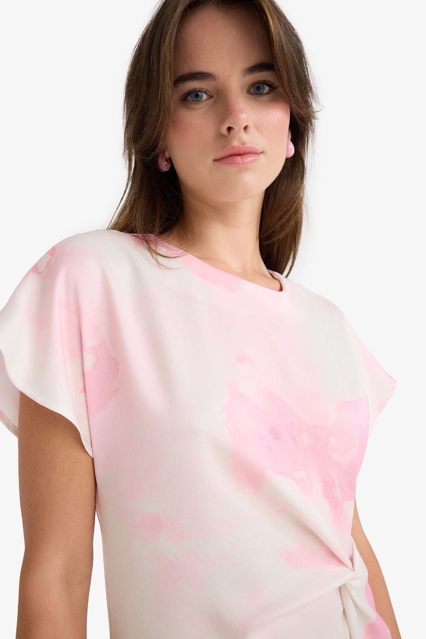 Woman Light Pink Crew Neck Batic Satin Midi Dress