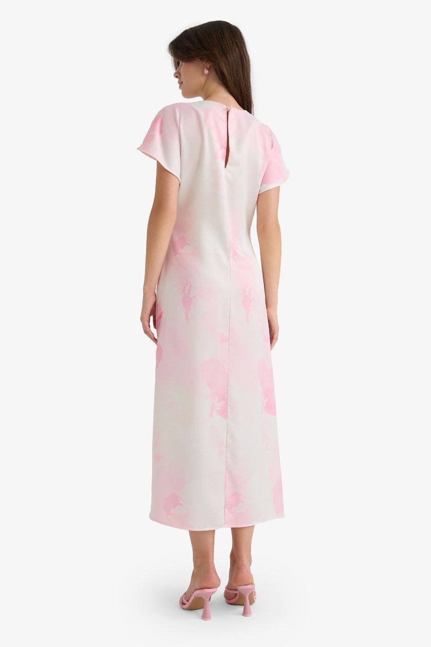 Woman Light Pink Crew Neck Batic Satin Midi Dress