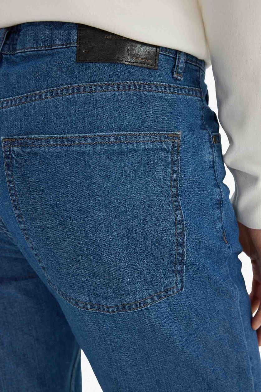 Man Dark Blue Tapered Fit Wide Leg Denim Trousers