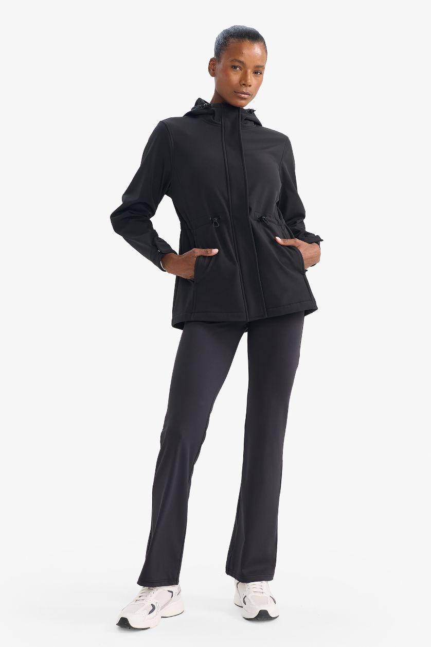 WOMAN Black Water Repellent Regular Fit Puffer Jacket