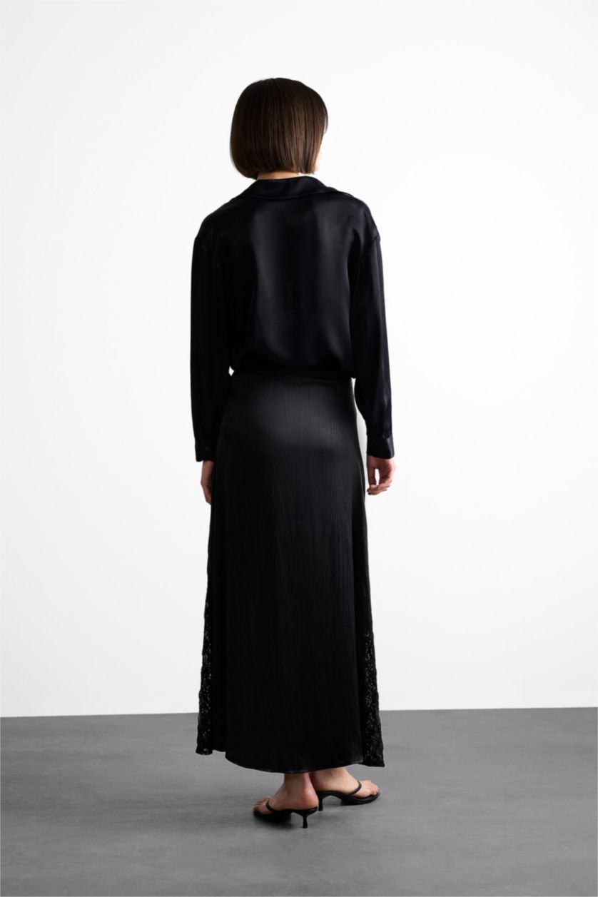 Kadın Siyah Yüksek Belli Saten Dantel Detaylı Midi Etek