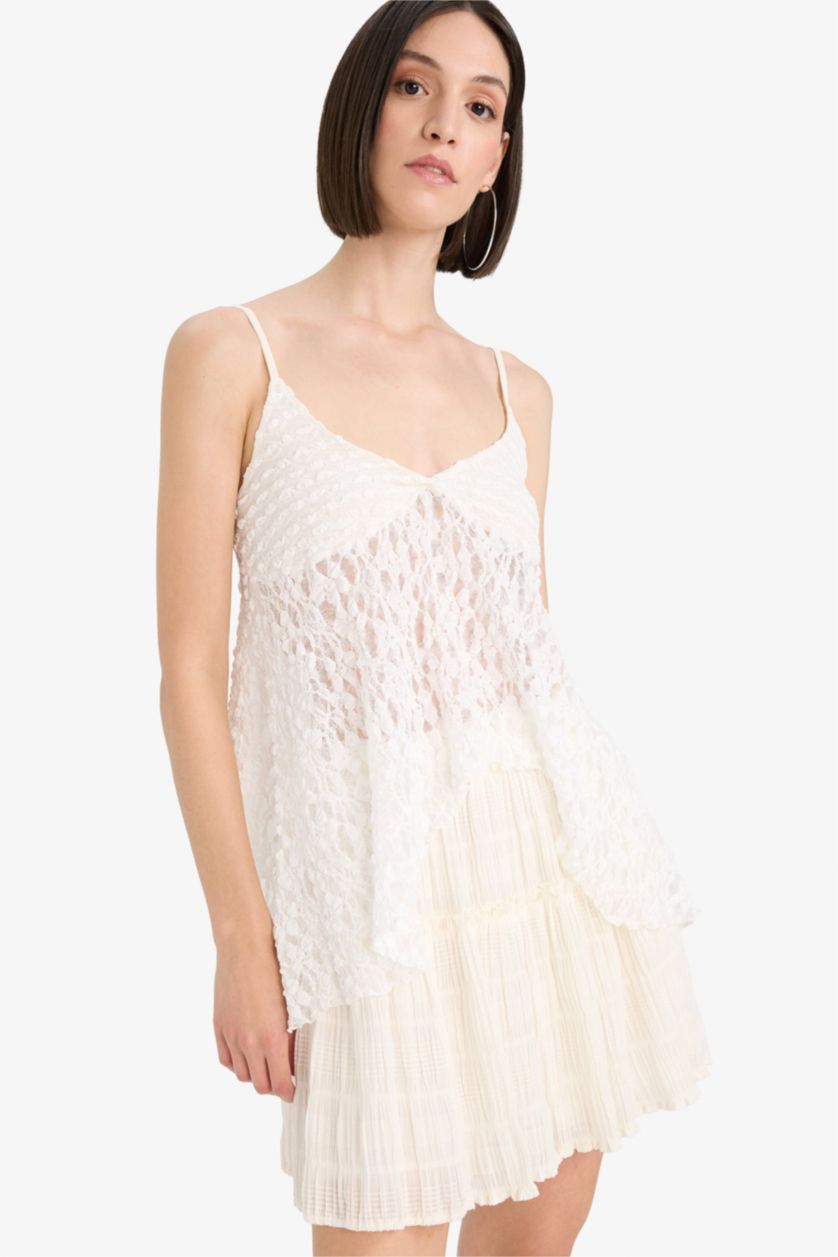 Kadın Kırık Beyaz Afra x DeFacto Fitted V Yaka Dantel Askılı Bluz