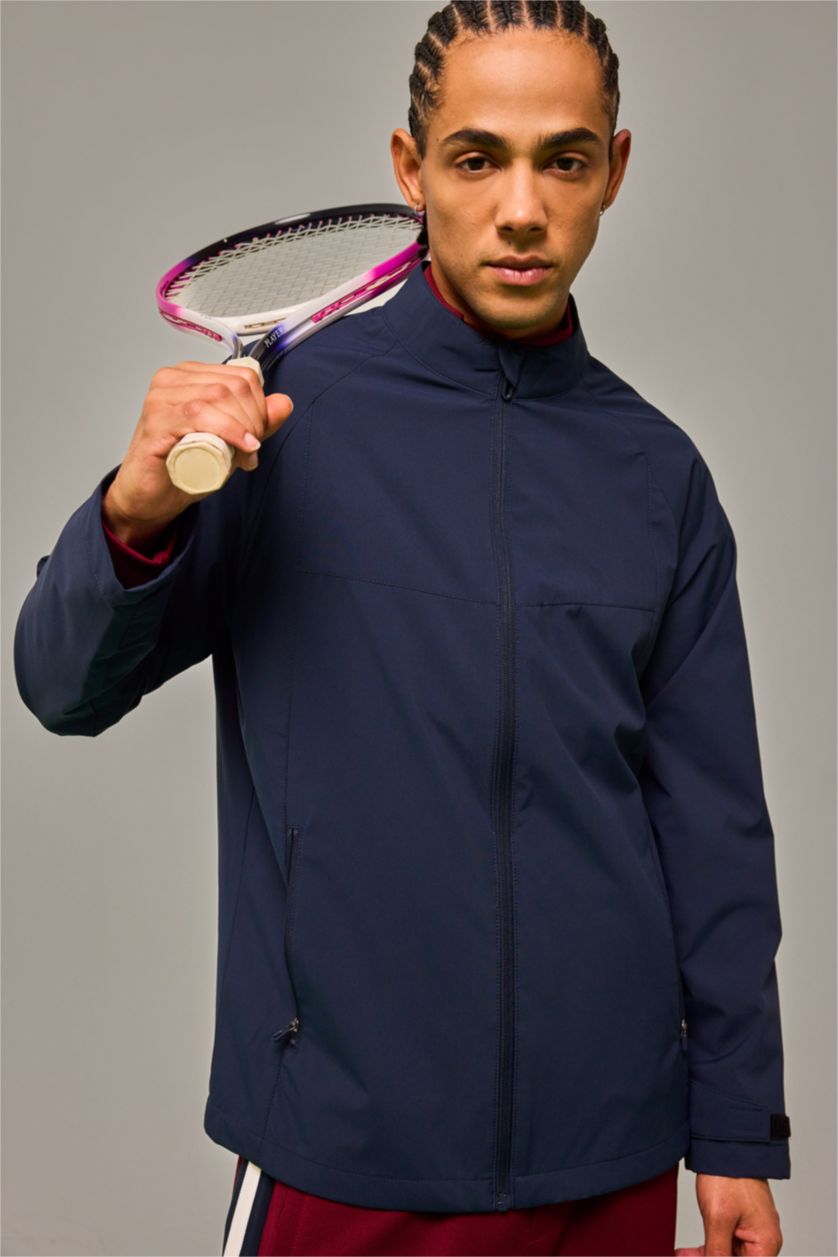 Man NAVY Water Repellent Slim Fit