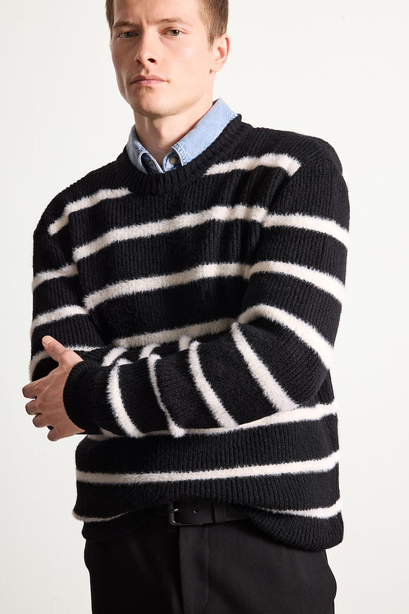 MAN Black Standard Fit Crew Neck Knit Striped Pullover