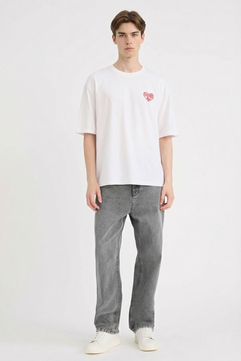 Man White Boxy Fit Crew Neck Short Sleeve T-Shirt