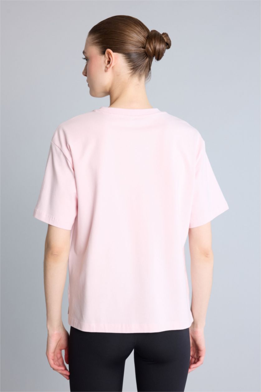 Kadın Açık Pembe Comfort Fıt Kısa kollu Tişört