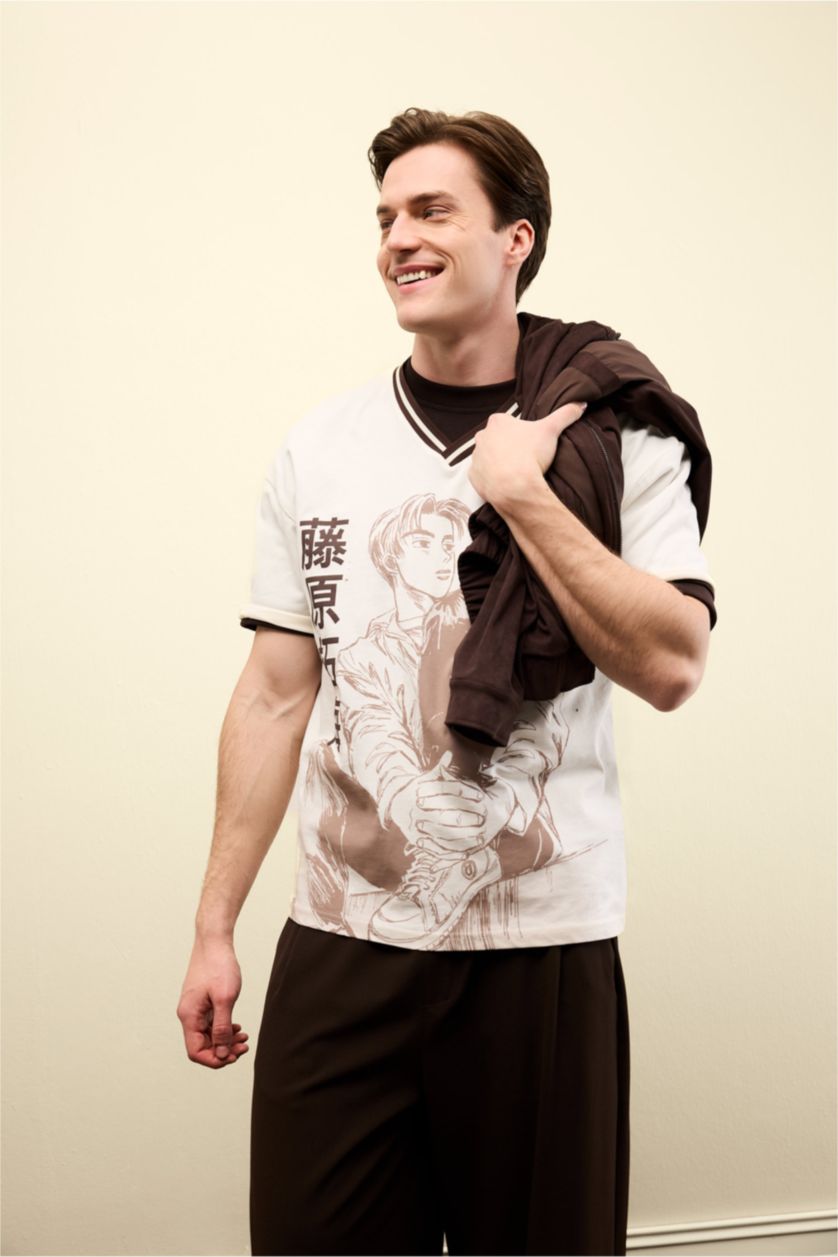 MAN Ecru Initial D Loose Fit V-Neck Short Sleeve T-Shirt