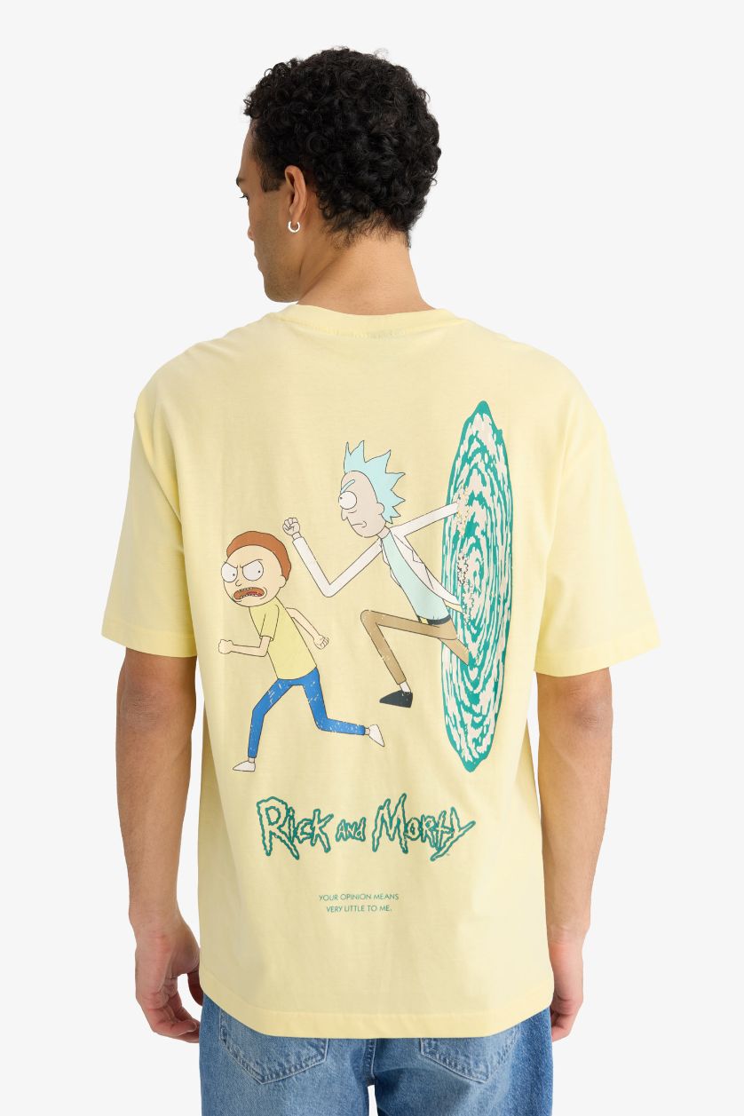 رجالي أصفر فاتح تيشيرت نص كم اوفر سايز برقبة مستديرة من ريك ومورتي