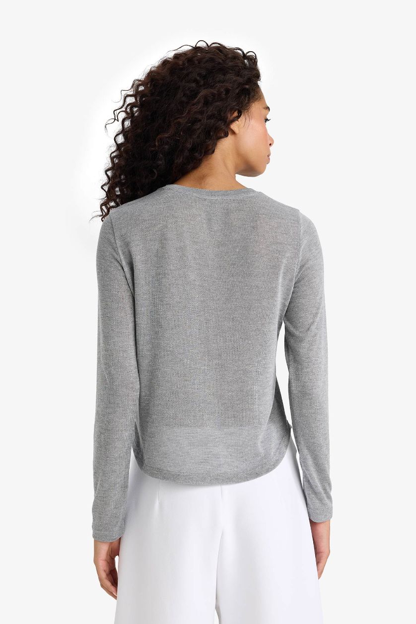 Әйелдерге Сұр Меланж Регулярного кроя футболка с длинными рукавами и круглым вырезом.