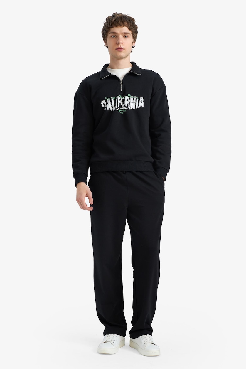 Man Black Boxy Fit Long Sleeve Sweatshirt