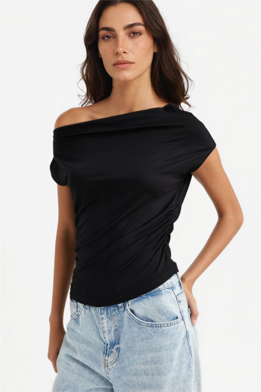 Woman Black Slim Fit One Shoulder T-Shirt