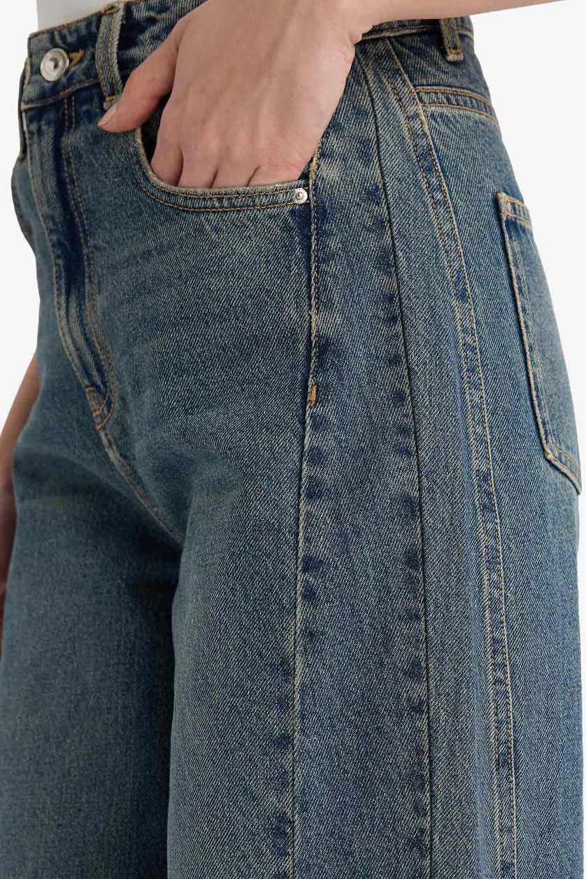 Woman Dark Blue Barrel Fit High Waist Long Washed Jeans