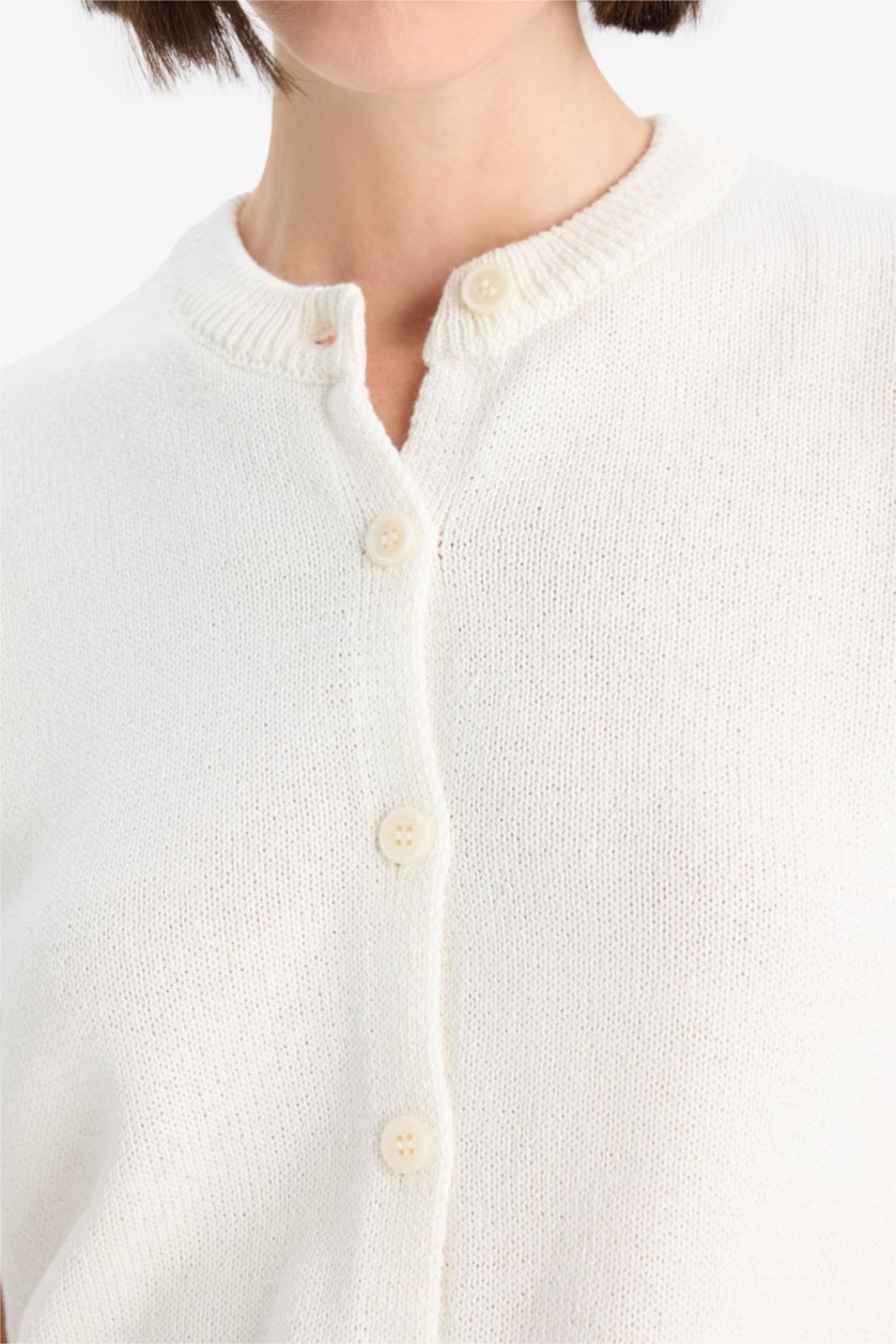 Woman Ecru Regular Fit Crew Neck Knitwear Cardigan