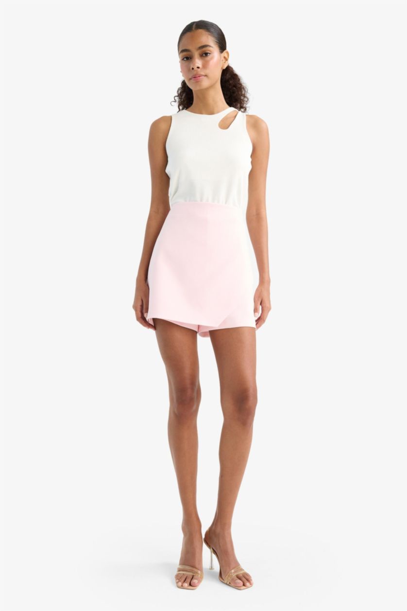 حريمي زهري فاتح جيب شورت بخصر عالي