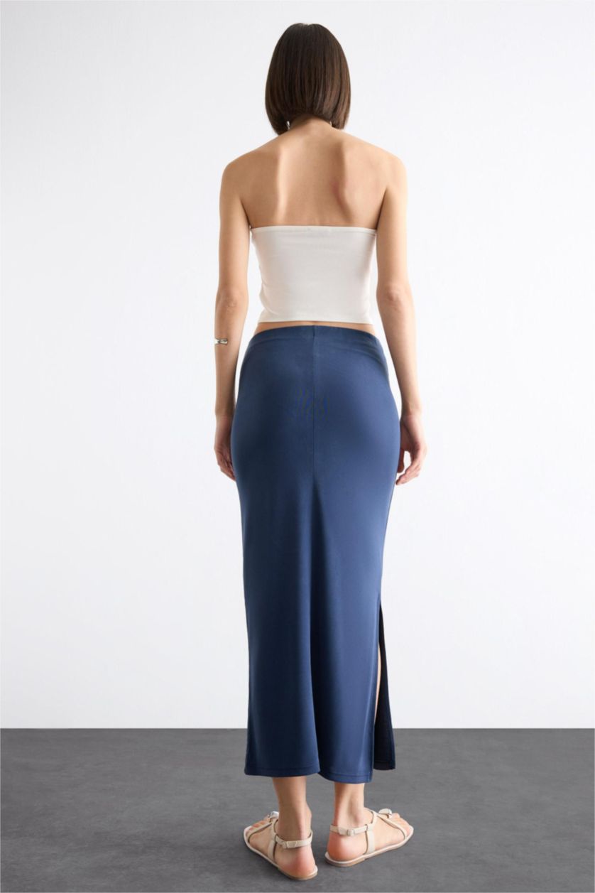 Woman Indigo Slim Fit Slit Midi Skirt