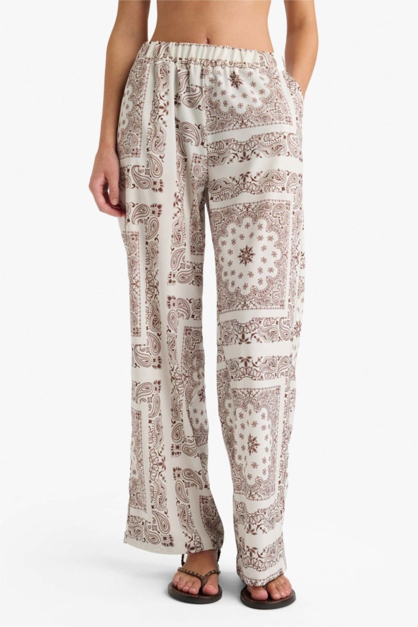 Kadın Kahve Regular Fit Şal Desenli Plaj Pantolonu