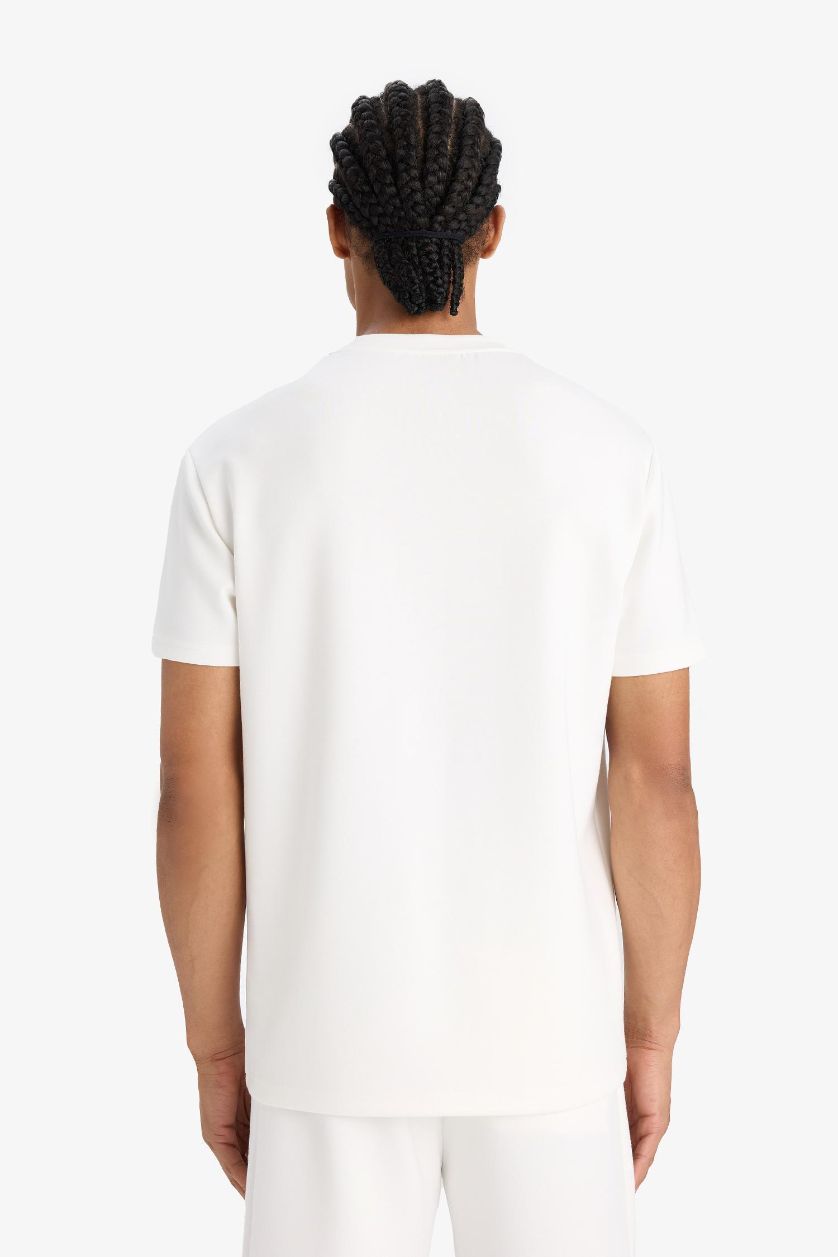 Erkek Ekru Standart Fit Bisiklet Yaka Modal Baskılı Sporcu Kısa Kollu Tişört