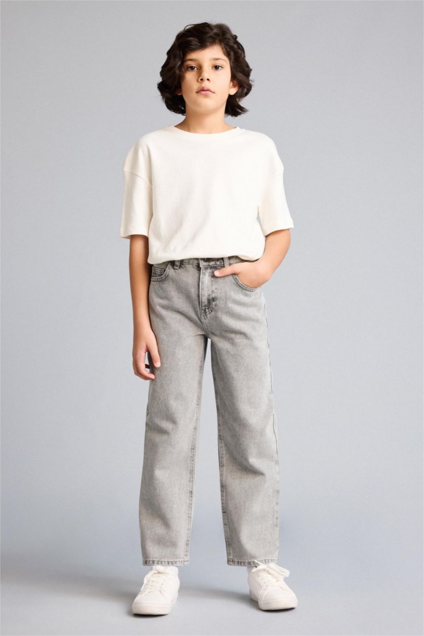 أولاد رمادي بنطرون جينز ولادي وايد ليج برجل عادي