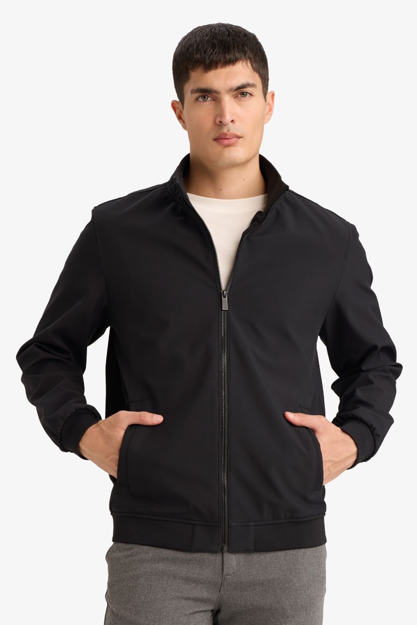 Erkek Siyah Regular Fıt Dik Yaka Fermuarlı Mont