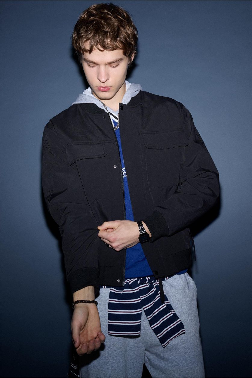 Erkek Siyah Regular Fıt Kolej Yaka Su Geçirmez Mont