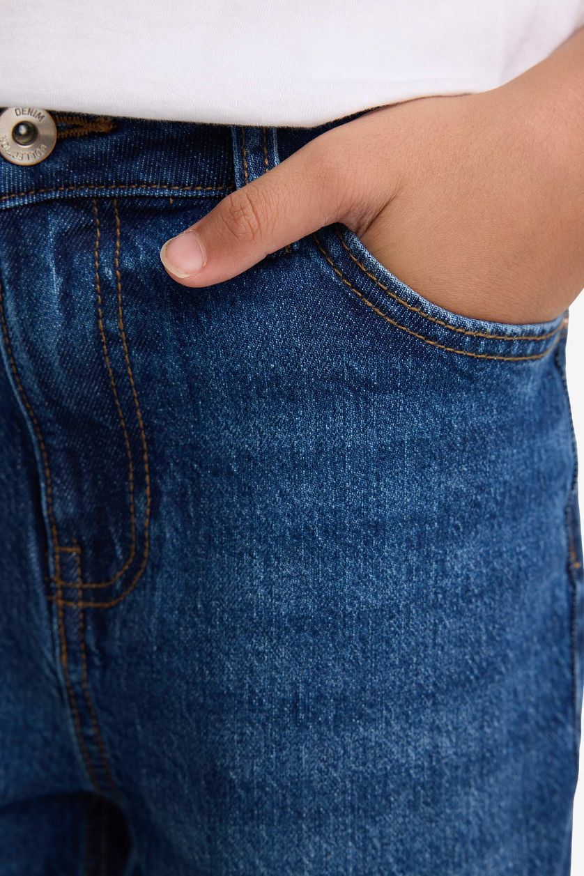 أولاد أزرق سروال جينز قصة مستقيمة برجل عادي