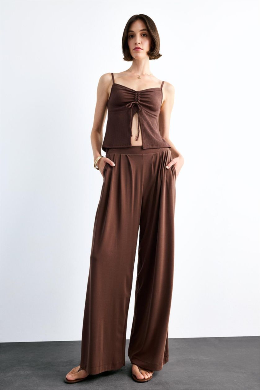 Kadın Açık Kahve Beli Lastikli Geniş Paça Modal Pantolon