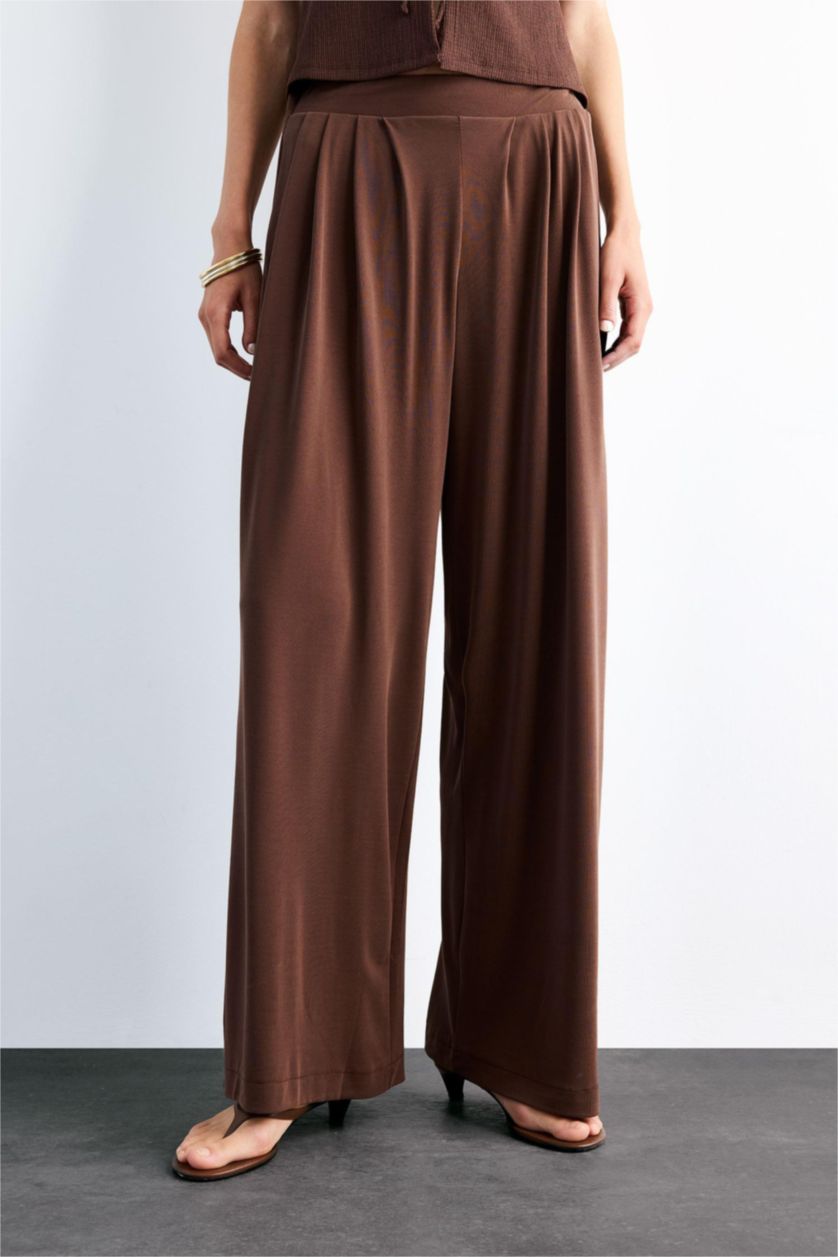 Kadın Açık Kahve Beli Lastikli Geniş Paça Modal Pantolon