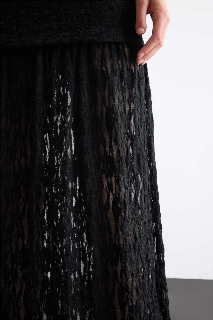 Woman Black Lace Maxi Skirt