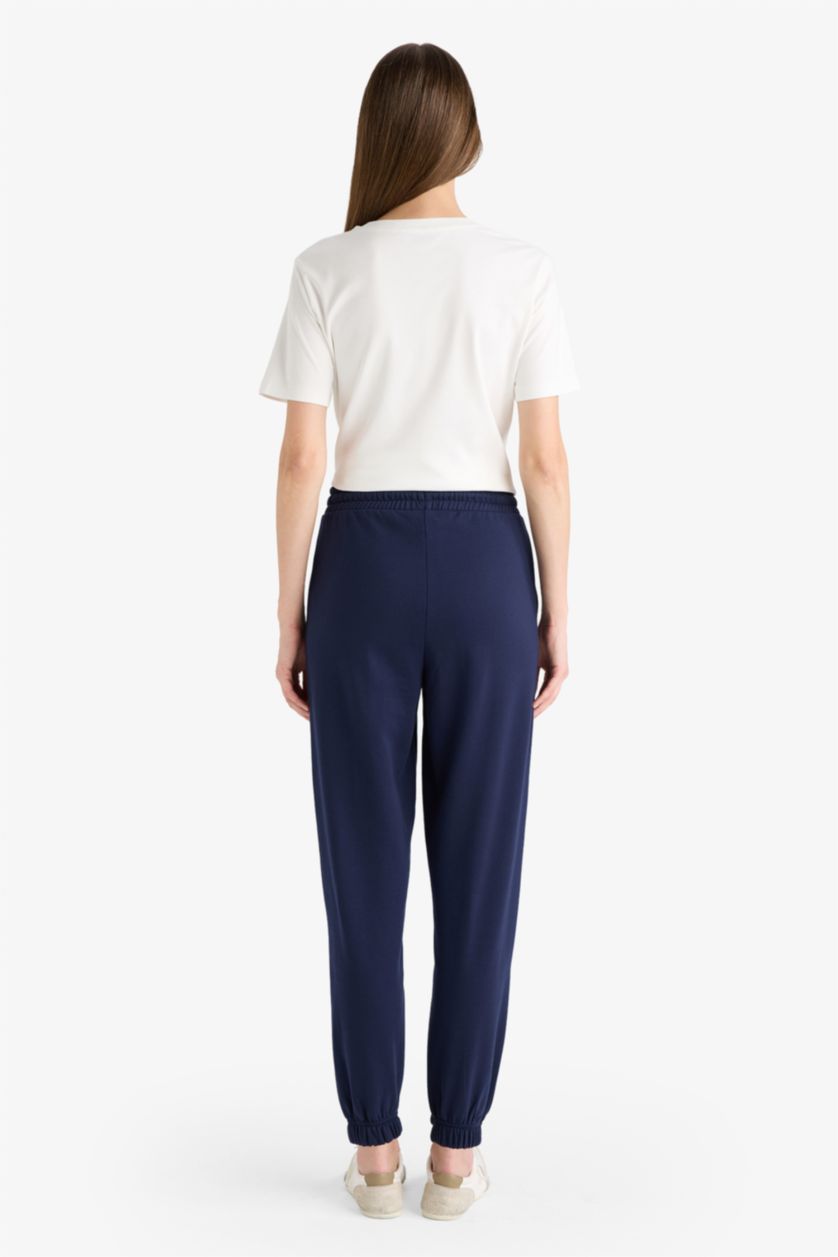 حريمي كحلي بنطلون جوجر فيت بجيوب قماش خفيف كحلي