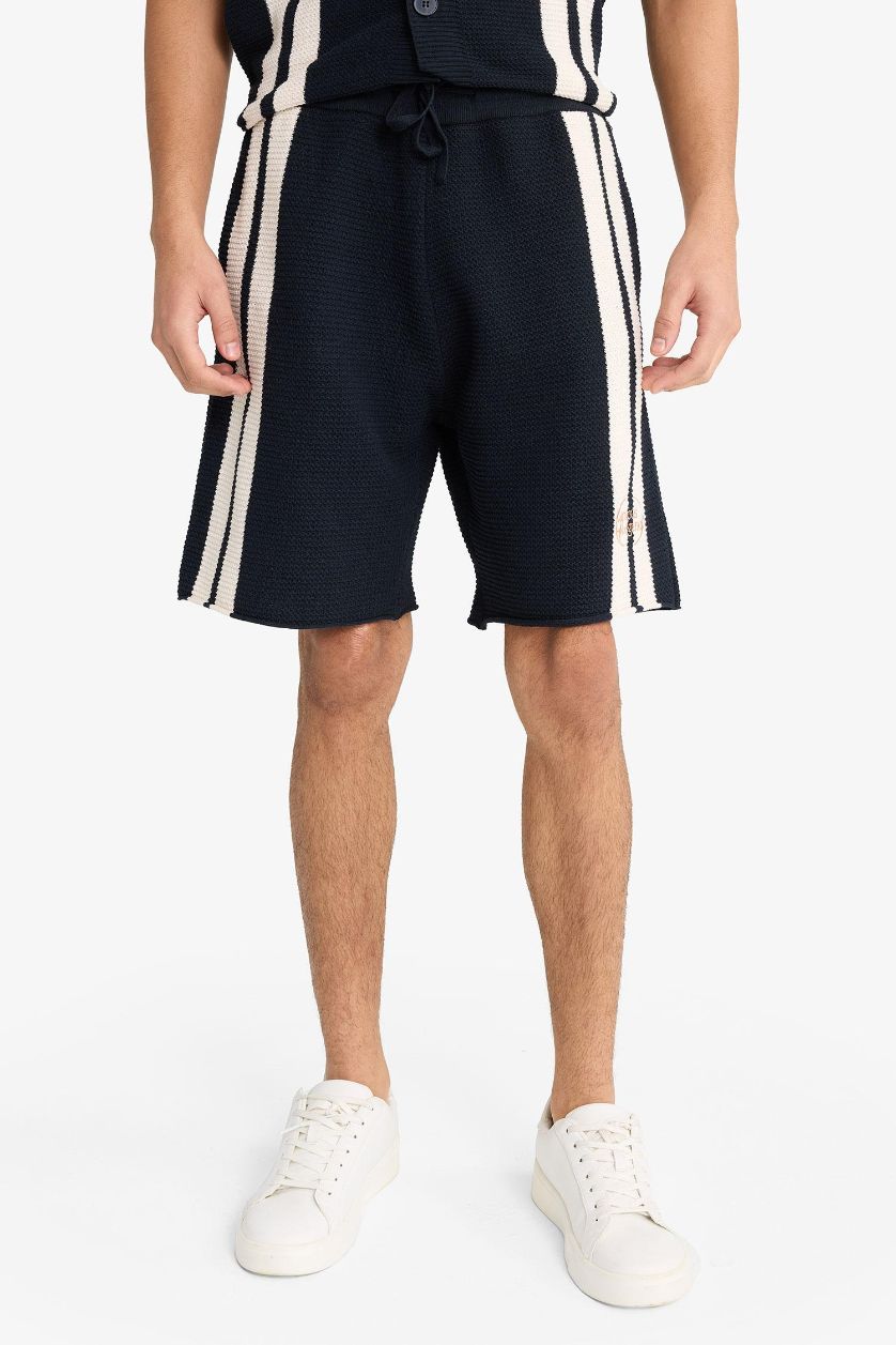 Erkek Lacivert Standart Fit Beli Bağcıklı Renk Bloklu Triko Şort