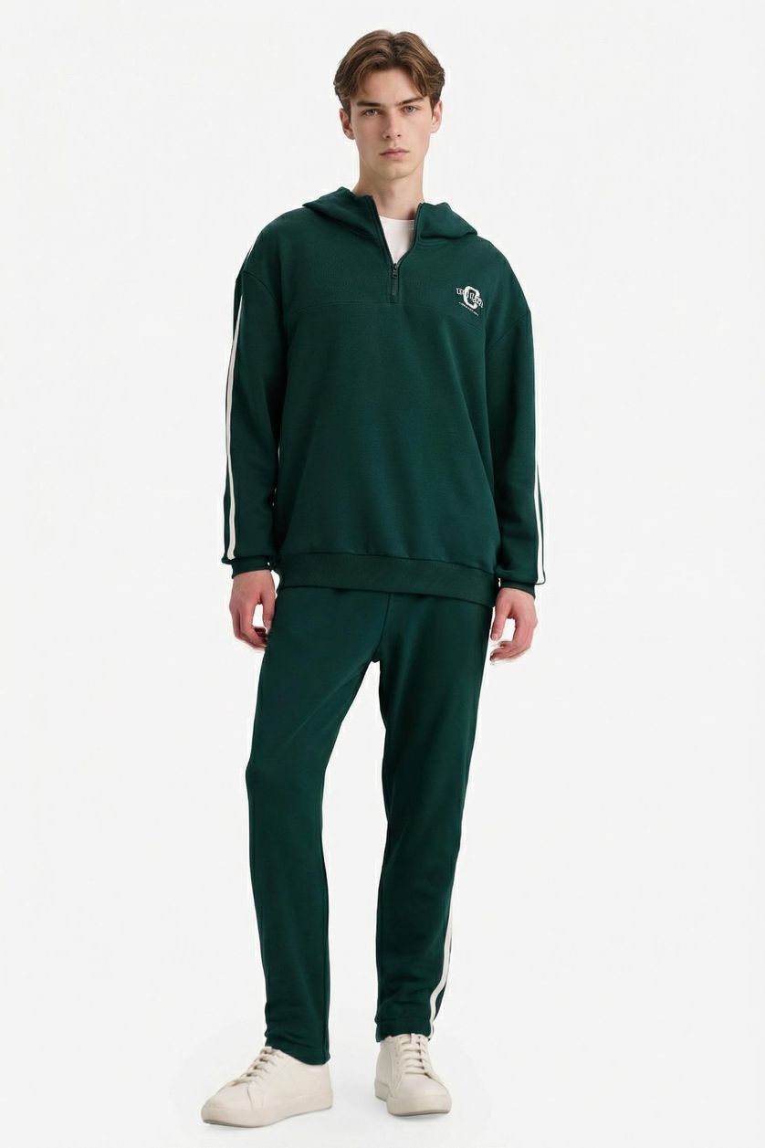 Man Dark Green Regular Fit Jogger Trousers