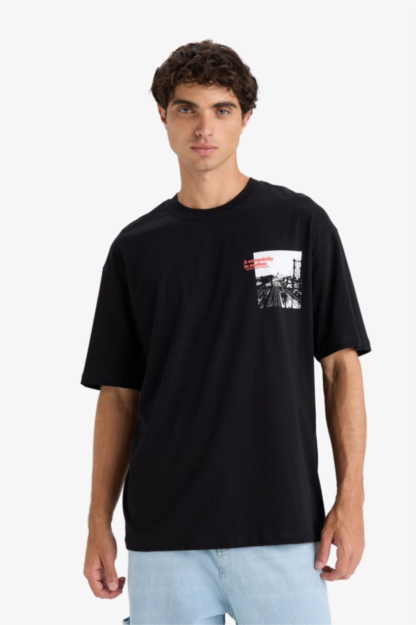 Erkek Siyah %100 Pamuk Boxy Fit Bisiklet Yaka Baskılı Kısa Kollu Tişört
