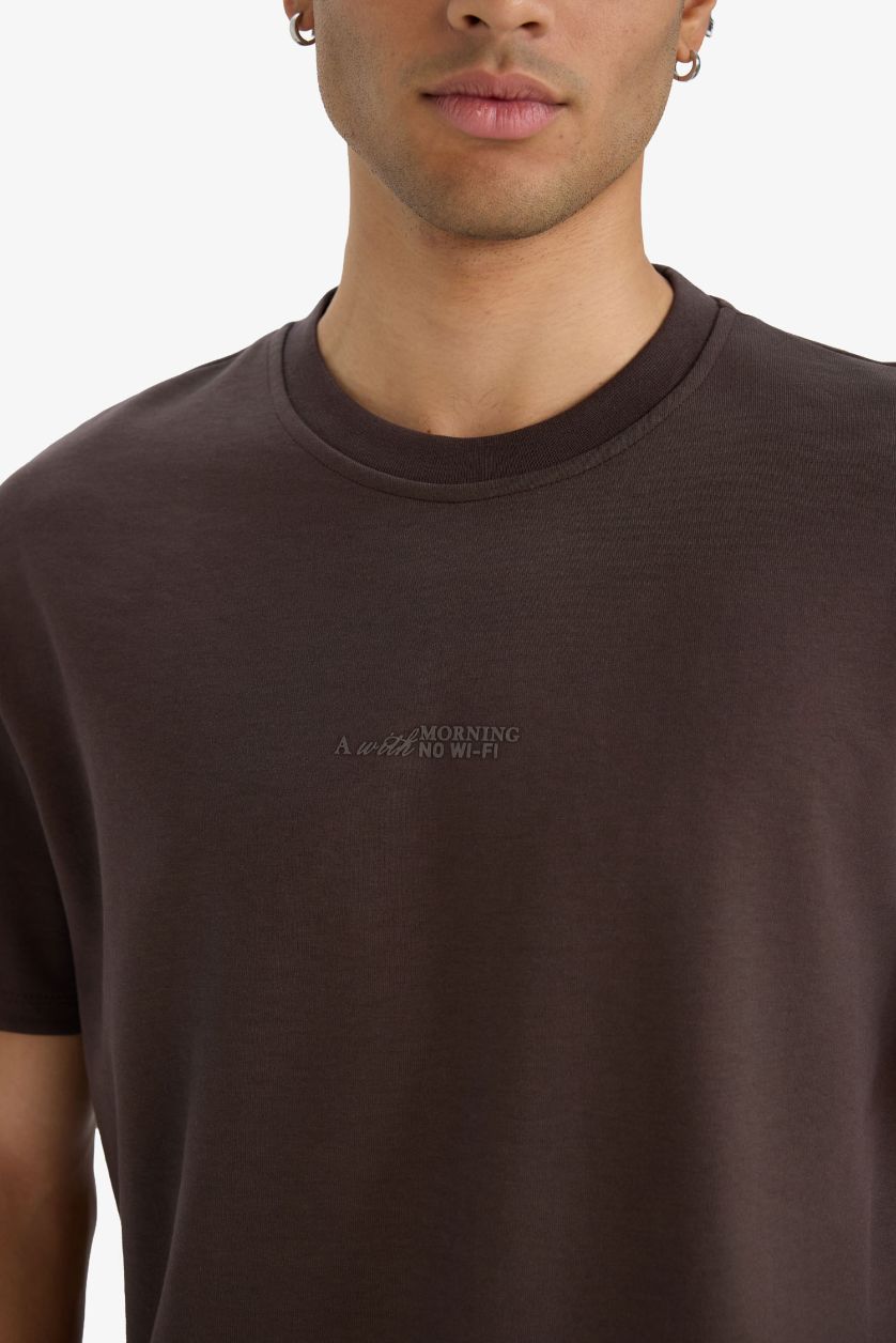Erkek Kahve Nefes Alabilen Baskılı Tişört