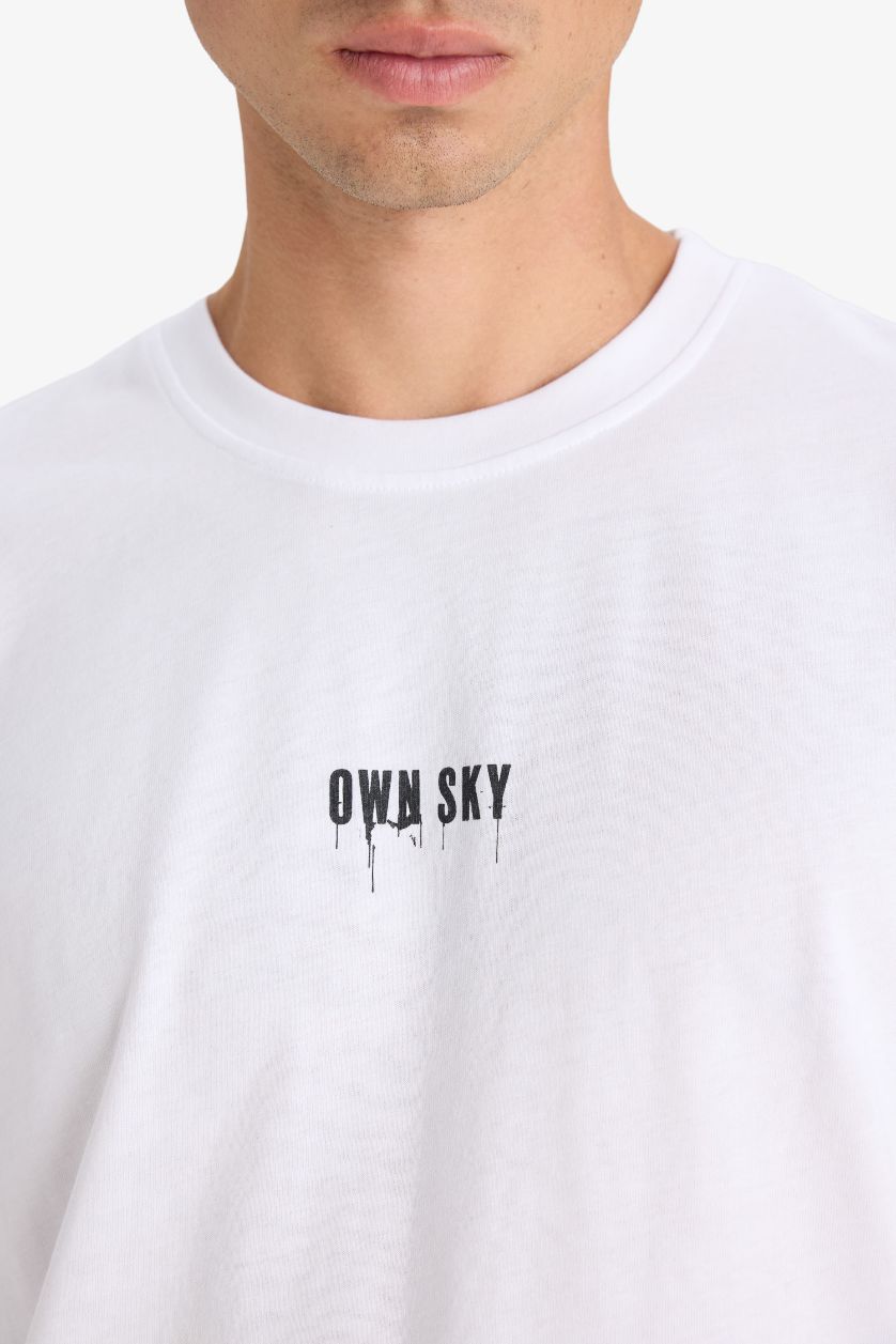 Erkek Beyaz %100 Pamuk Boxy Fit Bisiklet Yaka Sırt Baskılı Kısa Kollu Tişört