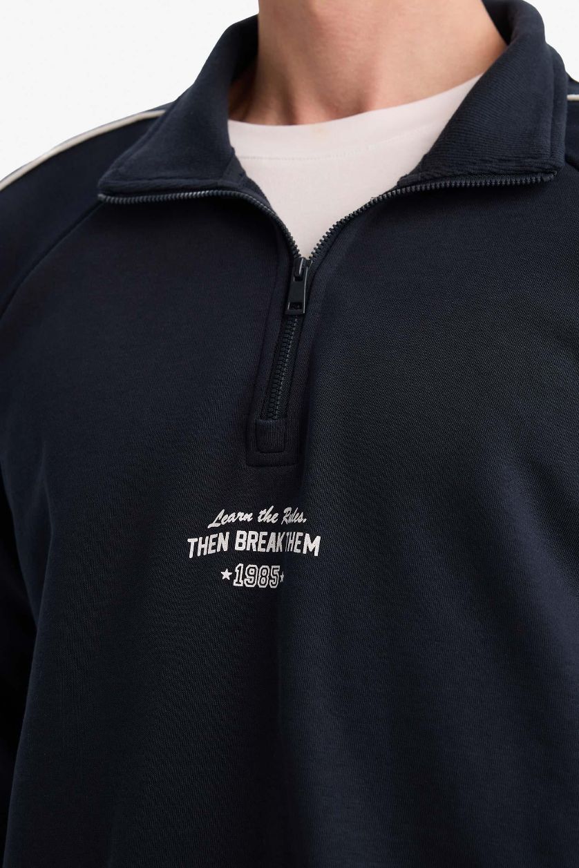 رجال كحلي سويت شيرت بطبعة شعار اوفر سايز بياخة عالية بنص سحاب