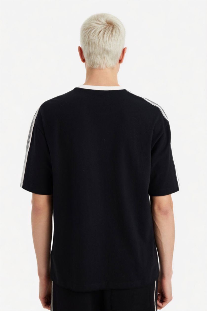 Man Black Boxy Fit Crew Neck Pique T-Shirt