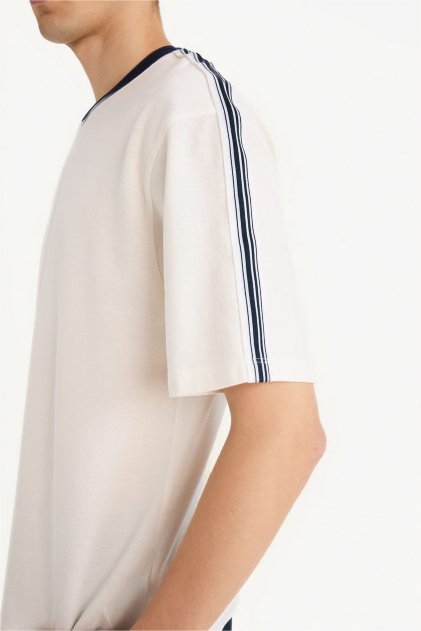 رجال بيج فاتح تيشيرت نص ردن بيكيه اوفر سايز بياخة مستديرة