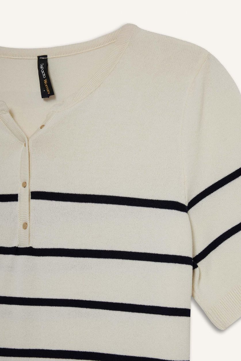 Kadın Ekru Regular Fit Bisiklet Yaka Çizgili Triko Kısa Kollu Kazak
